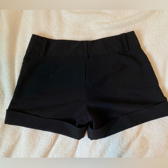 Tattoo Stretch Women’s Black Casual Shorts Cuffed with Buttons size 5 - Picture 2 of 4